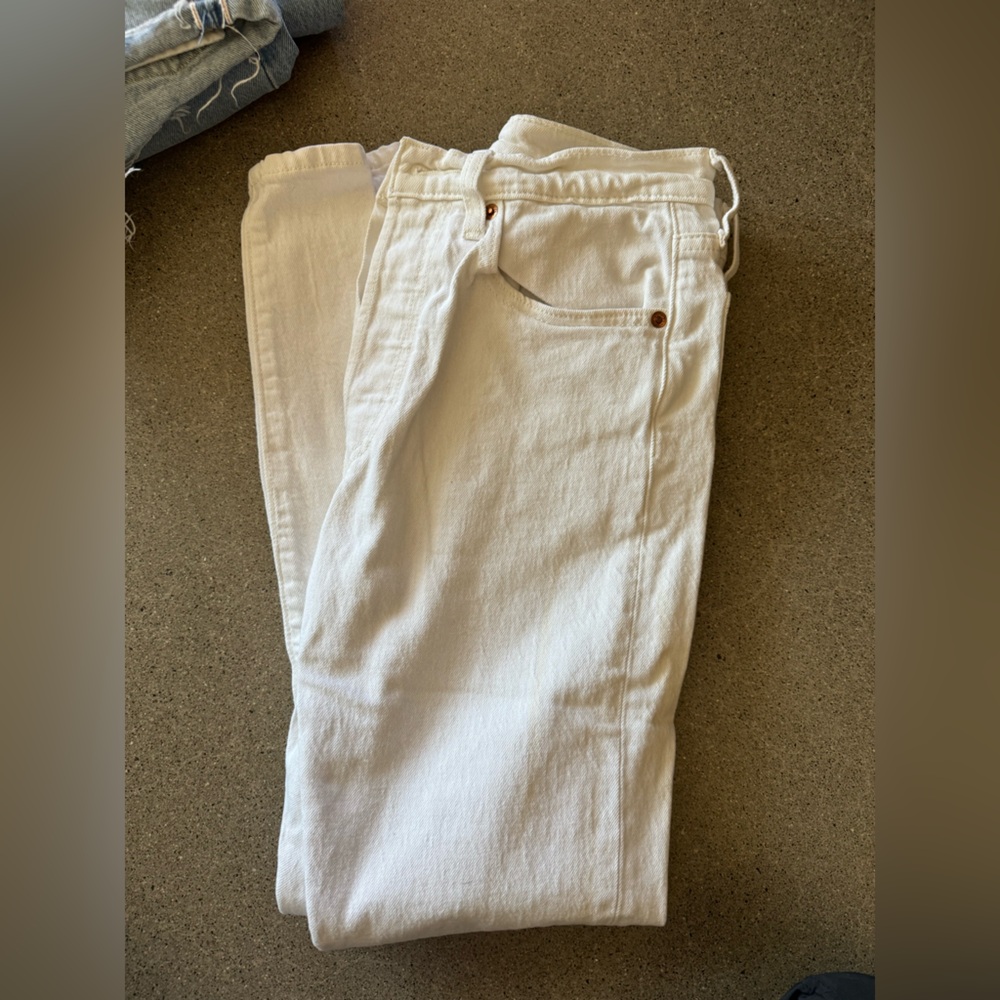 Levi’s - Picture 2 of 2